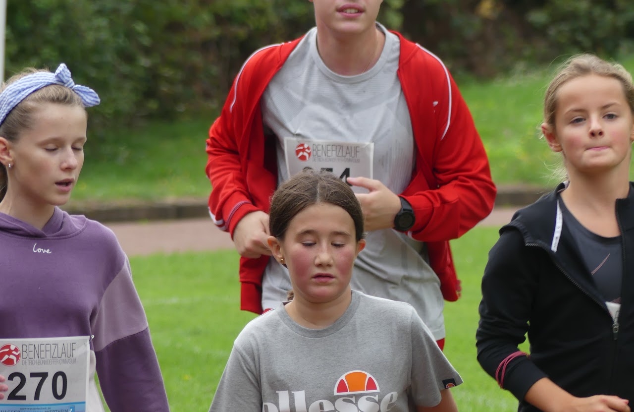 Bild vom 13. Benefizlauf im Jahr 2022. Dies ist das 74. Bild.